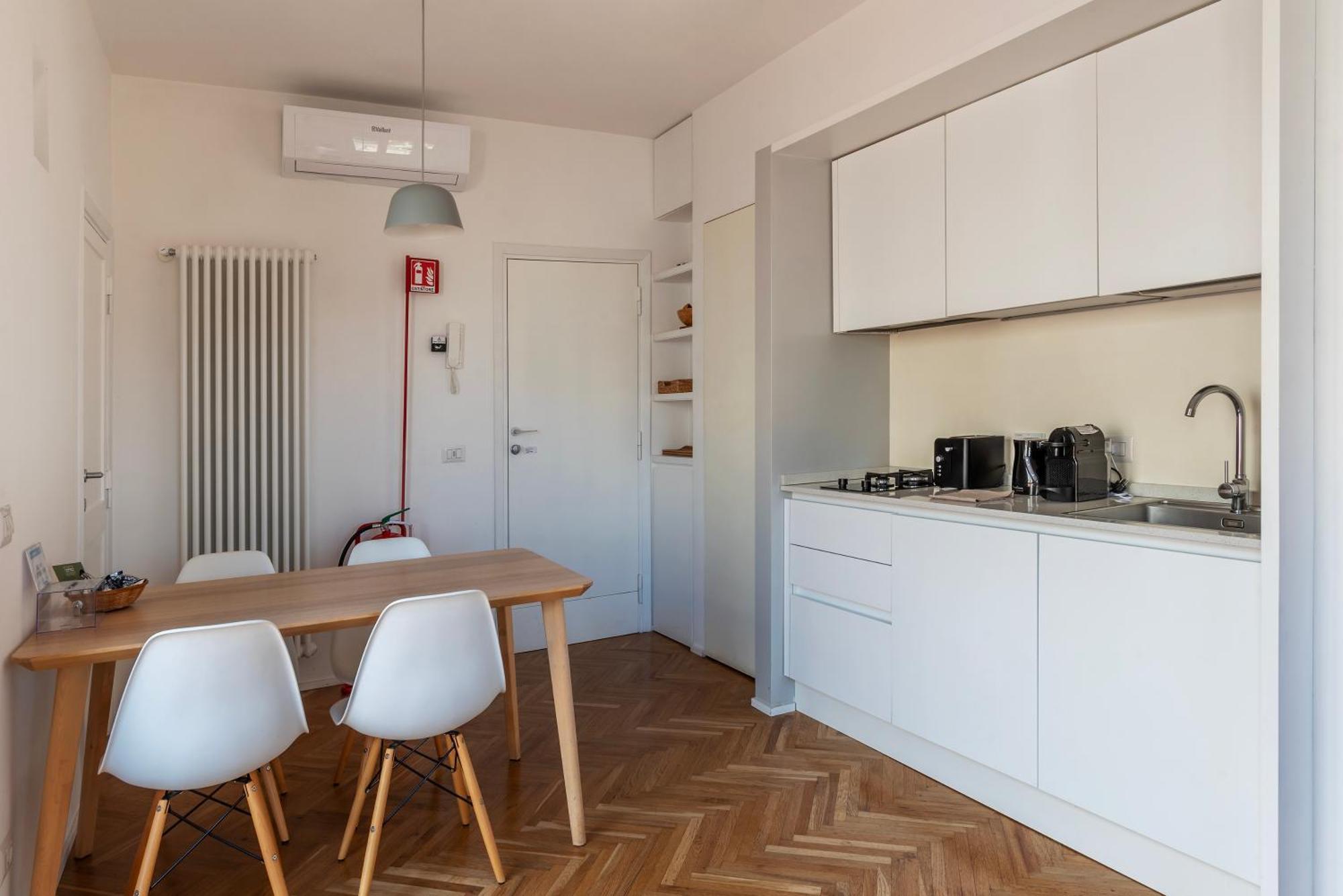 Apartment With Terrace In Via Del Pellegrino - Fromhometorome Exterior photo